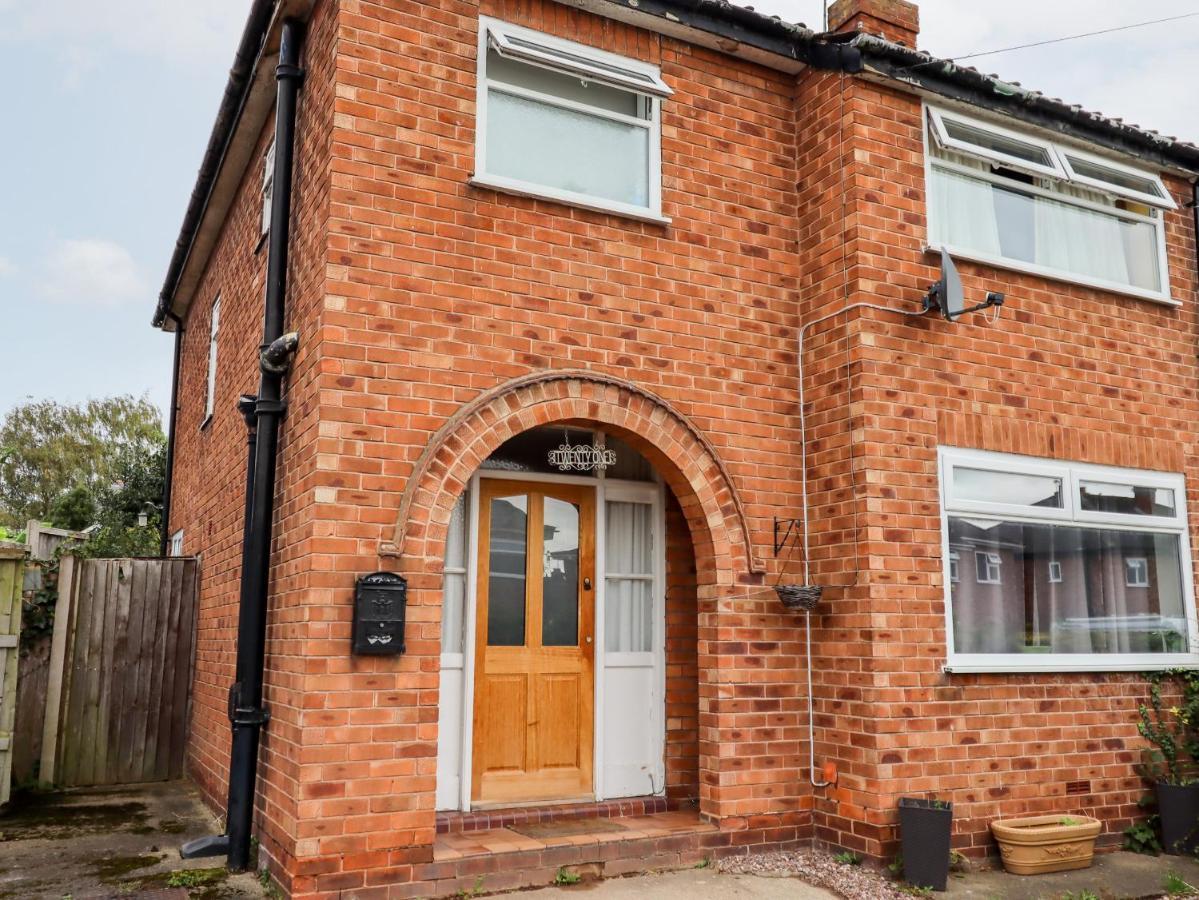 The Hawthorns Villa Chester Exterior photo